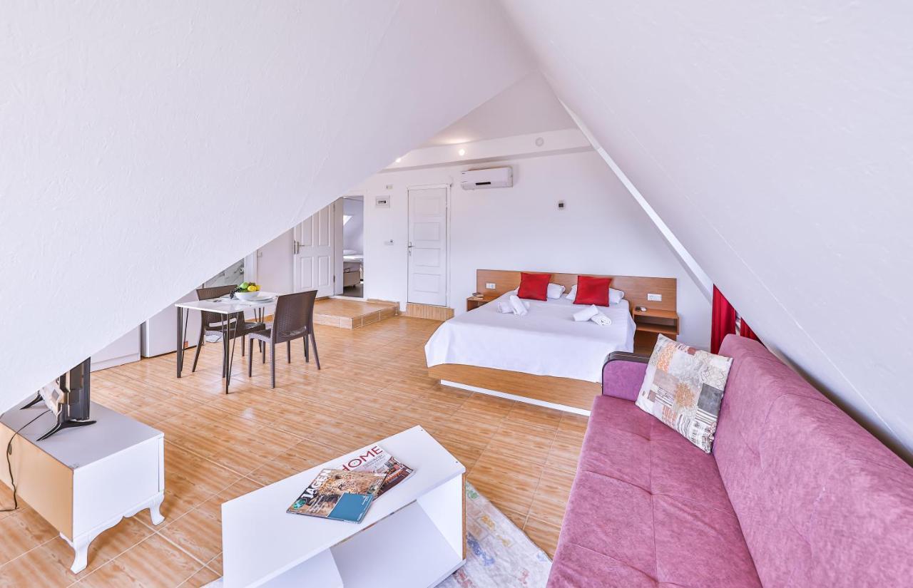 3 House Apart 卡斯 外观 照片